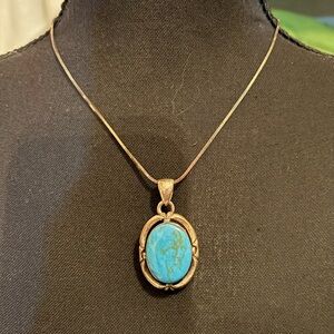 Elegant Gold and Turquoise Pendant Necklace